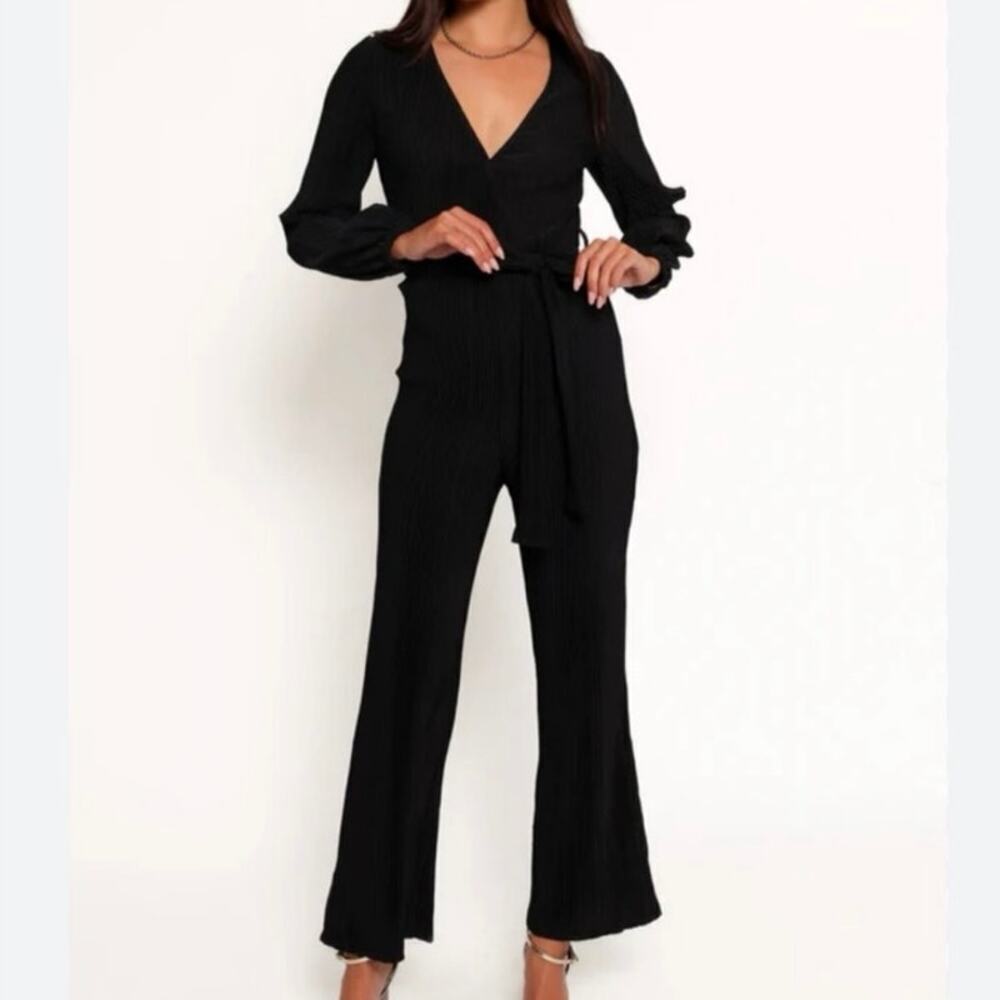 NWOT Showpo Black Ribbed Knit Wrap Jumpsuit Size 6 Long Sleeve Belted Wide Leg